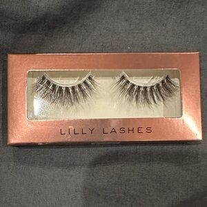 Lilly Lashes Luxurious Black Eyelashes